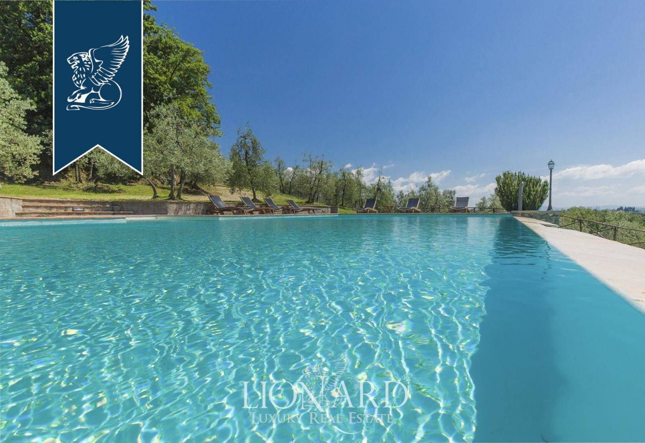 Вилла в Ареццо, Италия, 900 м² - фото 12
