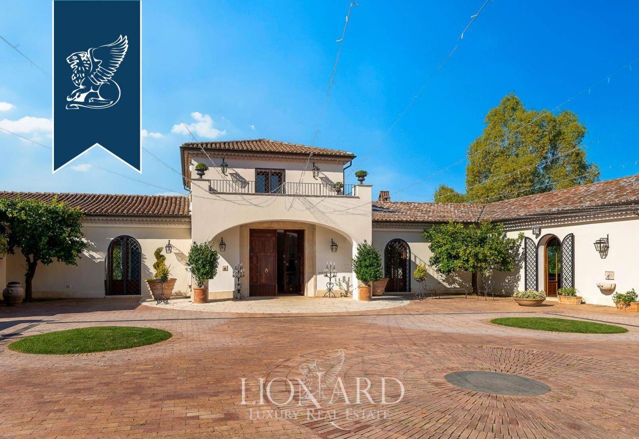 Вилла в Казерте, Италия, 2 300 м² - фото 12