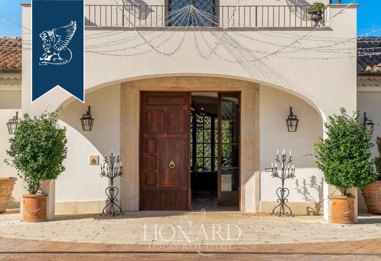 Вилла в Казерте, Италия, 2 300 м² - фото 14