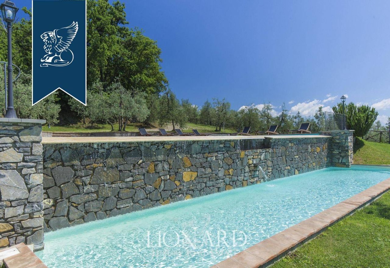 Вилла в Ареццо, Италия, 900 м² - фото 15