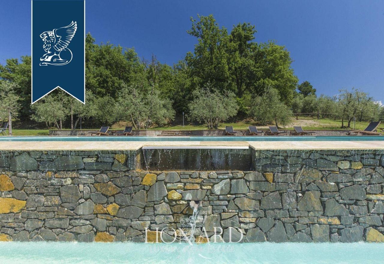 Вилла в Ареццо, Италия, 900 м² - фото 16