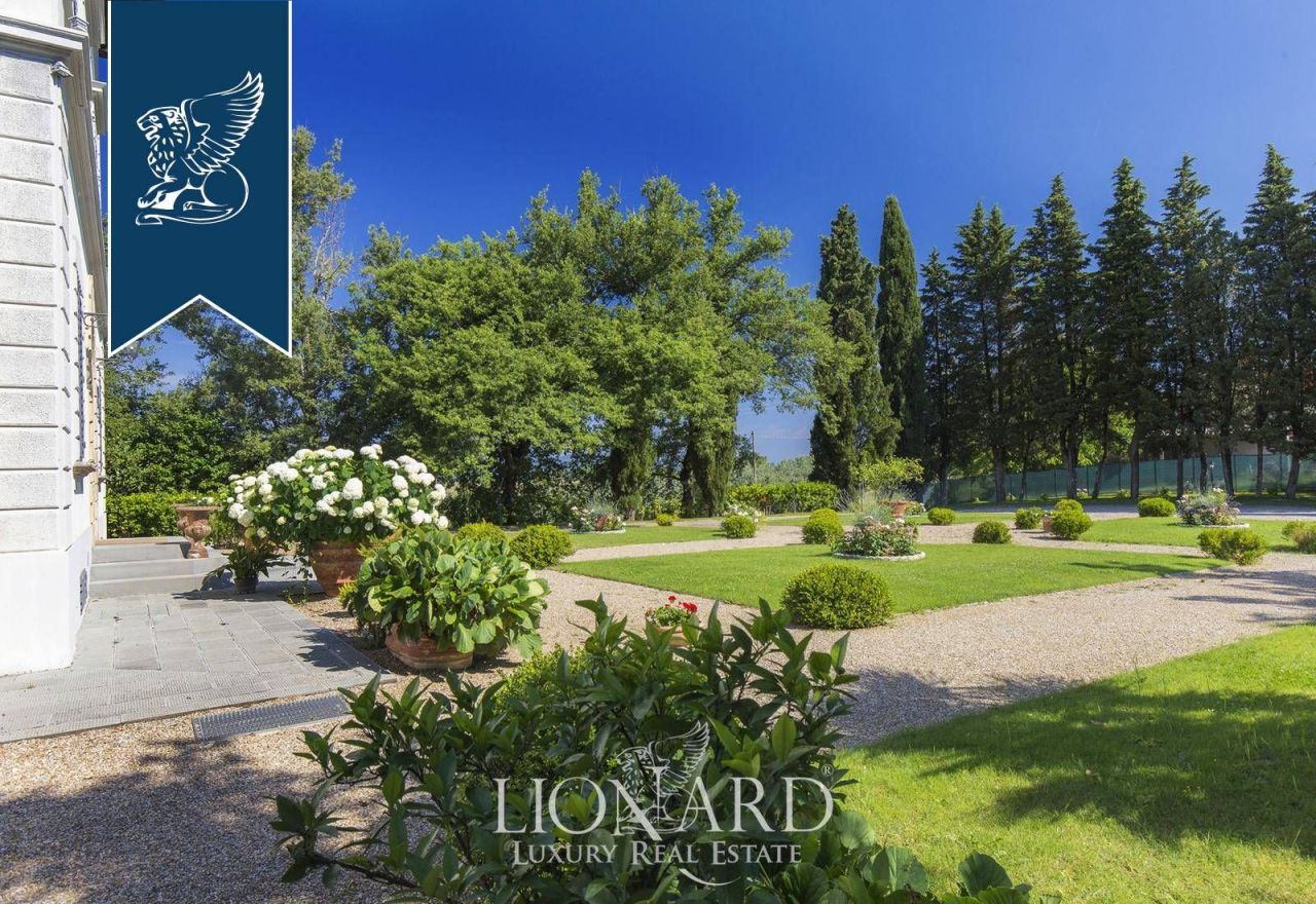 Вилла в Ареццо, Италия, 900 м² - фото 17