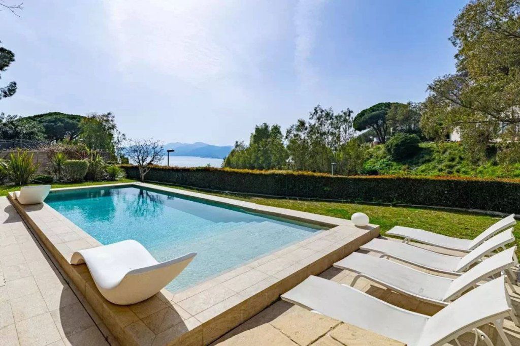 Вилла в Каннах, Франция, 227 м² - фото 2