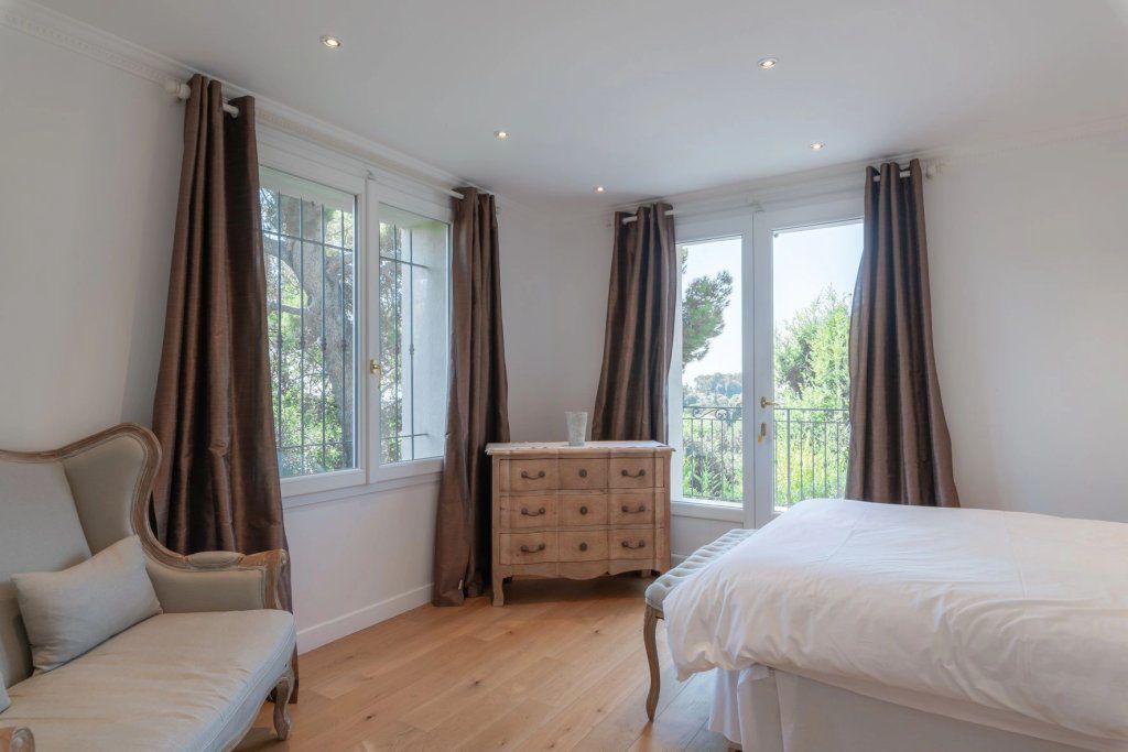 Вилла в Мужене, Франция, 200 м² - фото 12