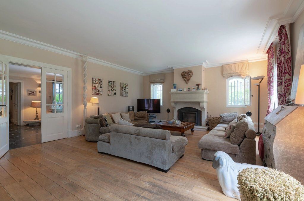 Вилла в Мужене, Франция, 300 м² - фото 7