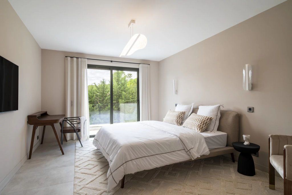 Вилла в Мужене, Франция, 400 м² - фото 6