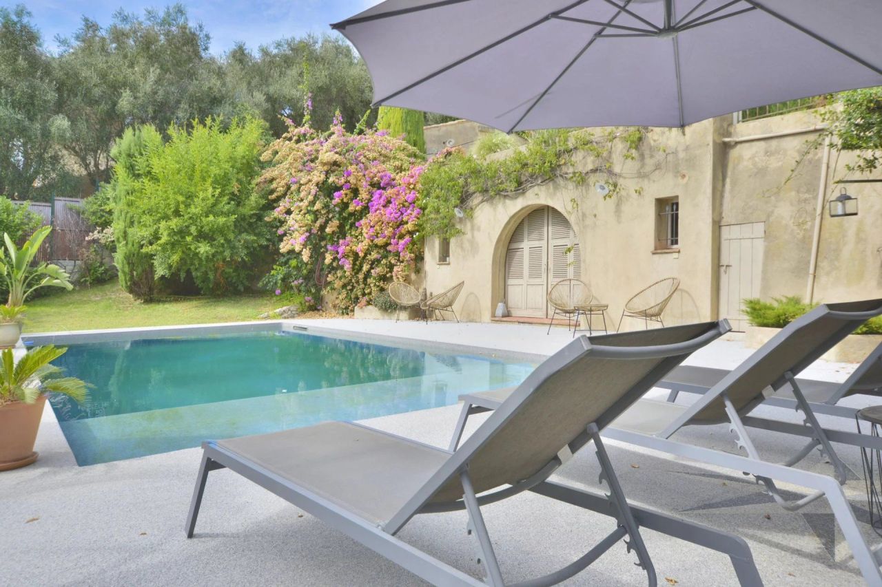 Вилла в Мужене, Франция, 280 м² - фото 5