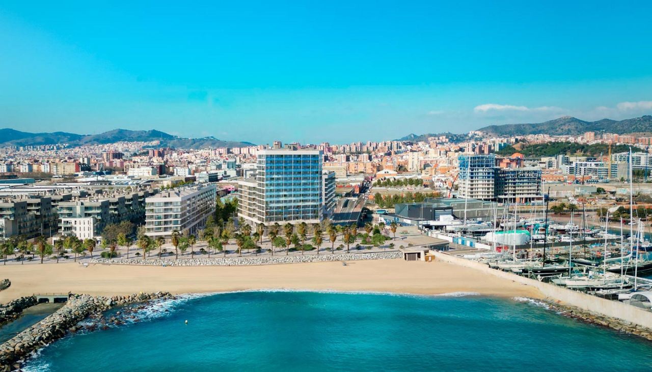 Апартаменты в Бадалоне, Испания, 95 м² - фото 1