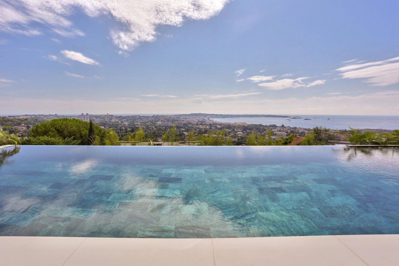 Вилла в Гольф-Жуан, Франция, 265 м² - фото 2