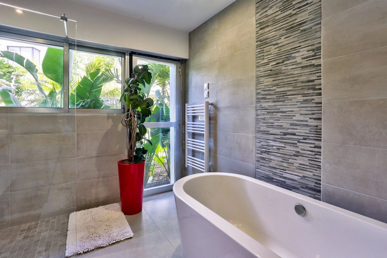 Вилла в Гольф-Жуан, Франция, 265 м² - фото 17