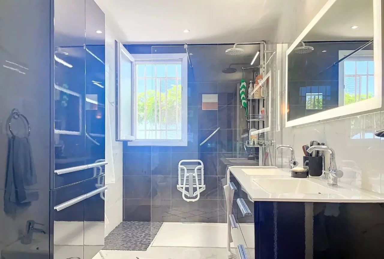 Вилла в Гольф-Жуан, Франция, 230 м² - фото 3