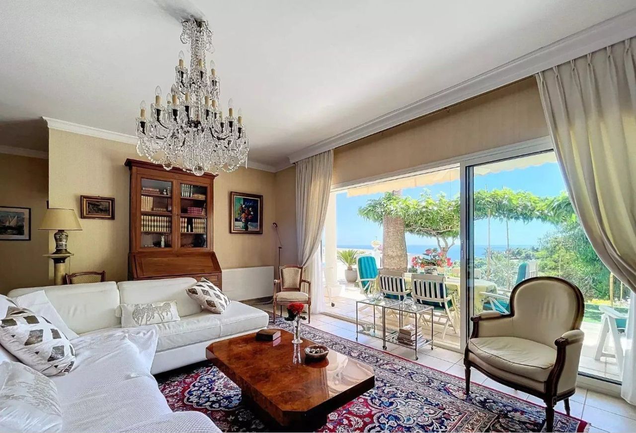 Вилла в Гольф-Жуан, Франция, 230 м² - фото 2