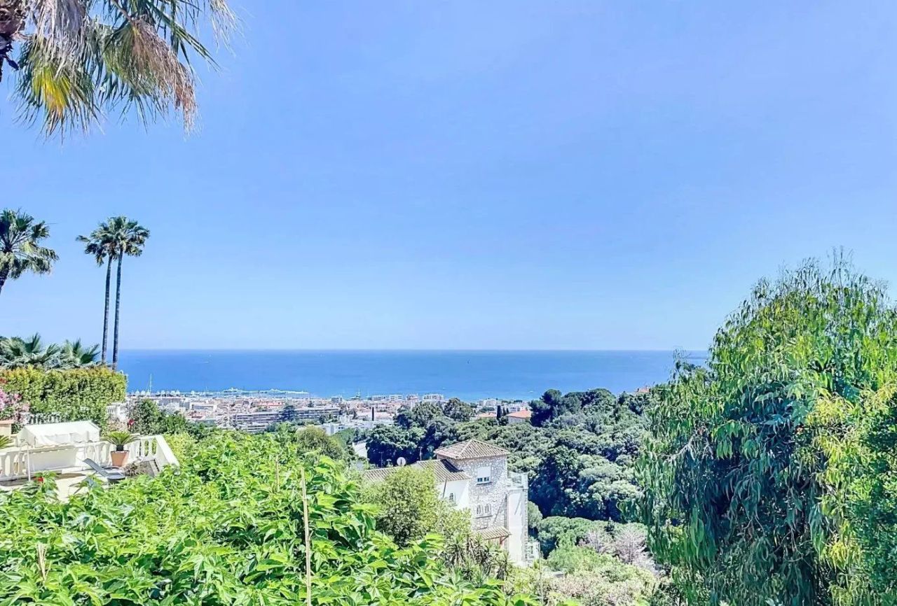 Вилла в Гольф-Жуан, Франция, 230 м² - фото 7