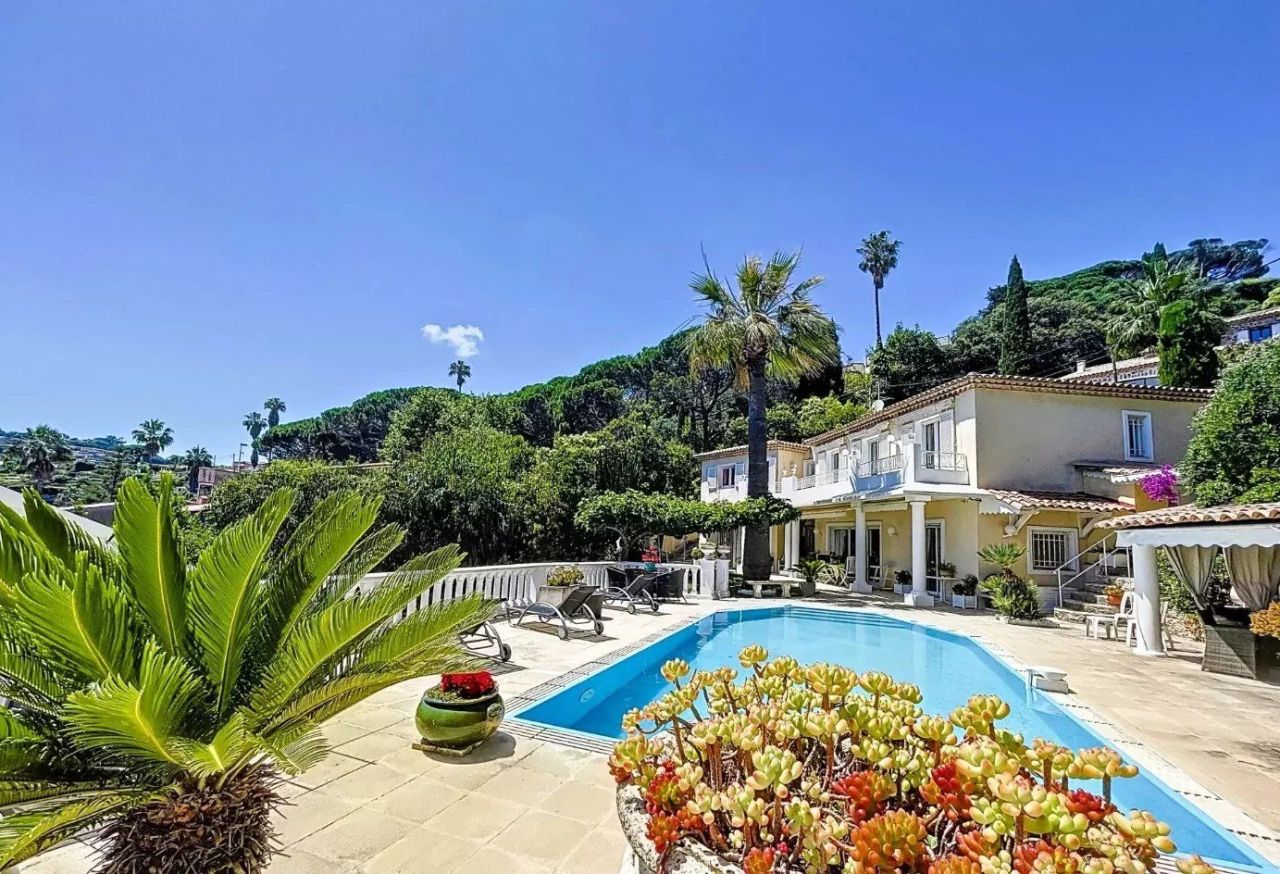 Вилла в Гольф-Жуан, Франция, 230 м² - фото 13