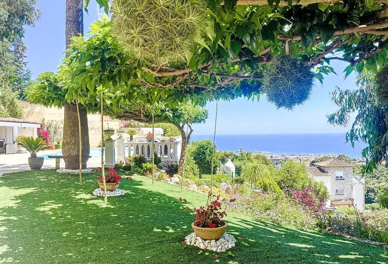 Вилла в Гольф-Жуан, Франция, 230 м² - фото 10