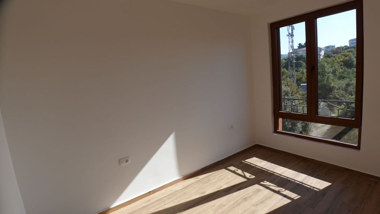 Квартира в Добра Воде, Черногория, 61 м² - фото 11