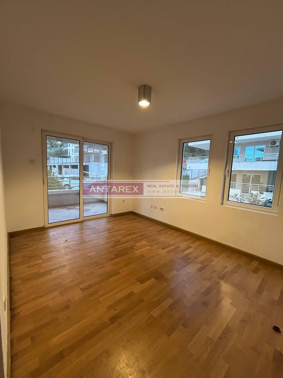 Апартаменты в Петроваце, Черногория, 105 м² - фото 3