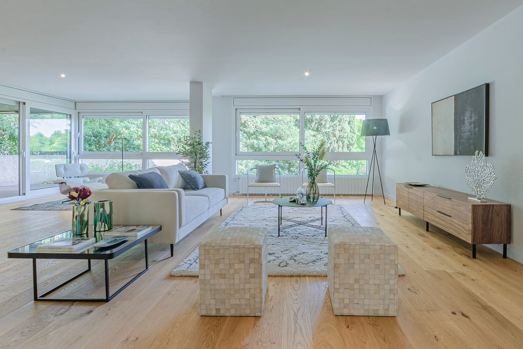 Квартира в Барселоне, Испания, 328 м² - фото 2