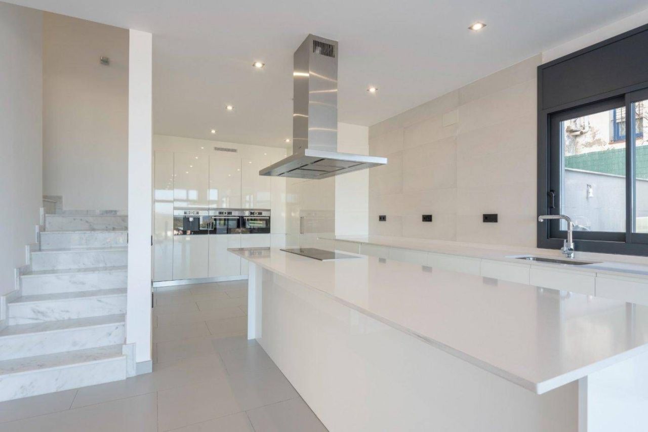 Дом на Коста-дель-Гарраф, Испания, 288 м² - фото 3