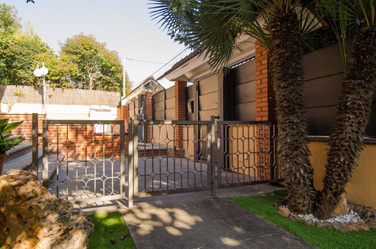 Дом на Коста-дель-Гарраф, Испания, 600 м² - фото 3