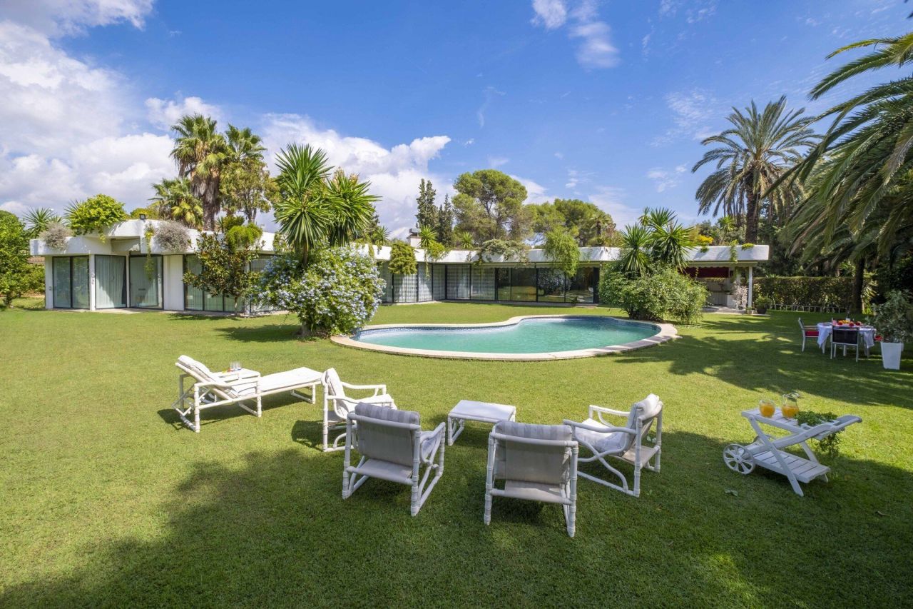 Дом в Барселоне, Испания, 810 м² - фото 3