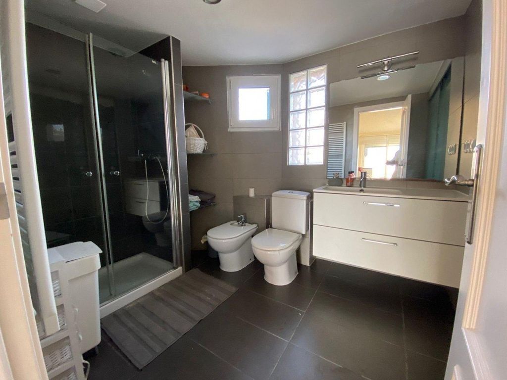 Таунхаус в Барселоне, Испания, 236 м² - фото 4