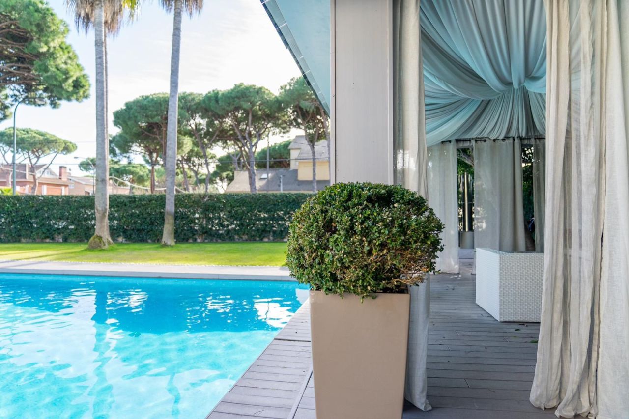 Дом на Коста-дель-Гарраф, Испания, 642 м² - фото 5