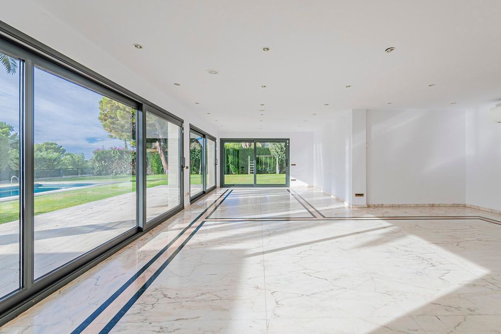 Дом на Коста-дель-Гарраф, Испания, 840 м² - фото 5