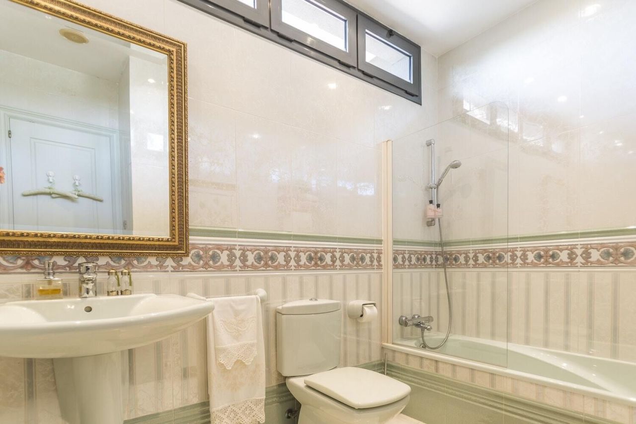 Дом в Барселоне, Испания, 496 м² - фото 6