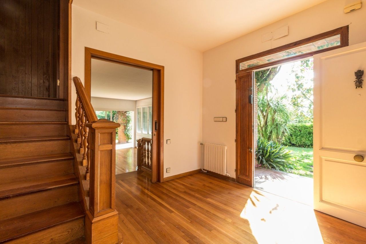 Дом в Барселоне, Испания, 706 м² - фото 7