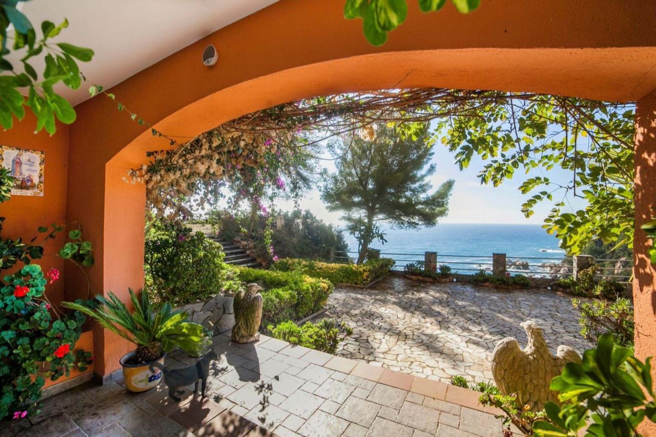 Дом на Коста-Брава, Испания, 420 м² - фото 7