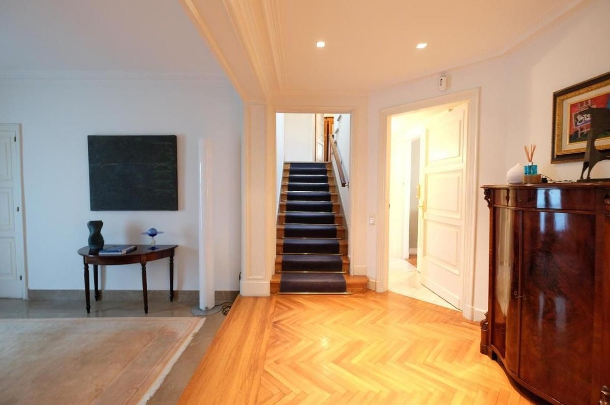 Дом в Барселоне, Испания, 520 м² - фото 8