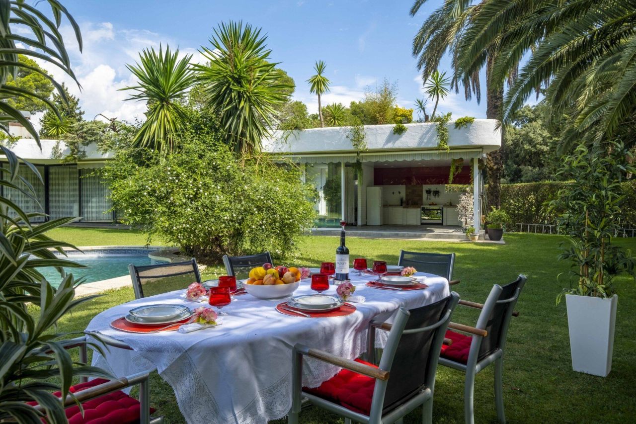 Дом в Барселоне, Испания, 810 м² - фото 9