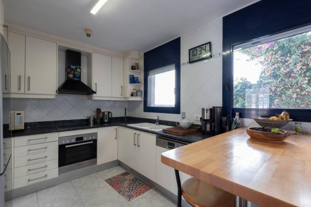 Дом на Коста-дель-Гарраф, Испания, 308 м² - фото 9