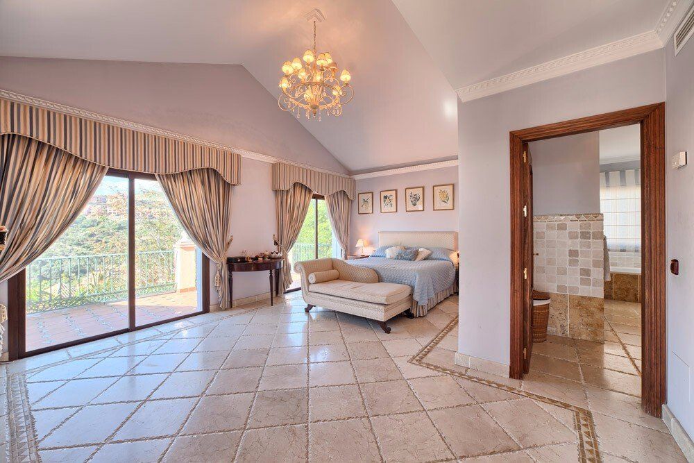 Дом на Коста-дель-Соль, Испания, 485 м² - фото 9