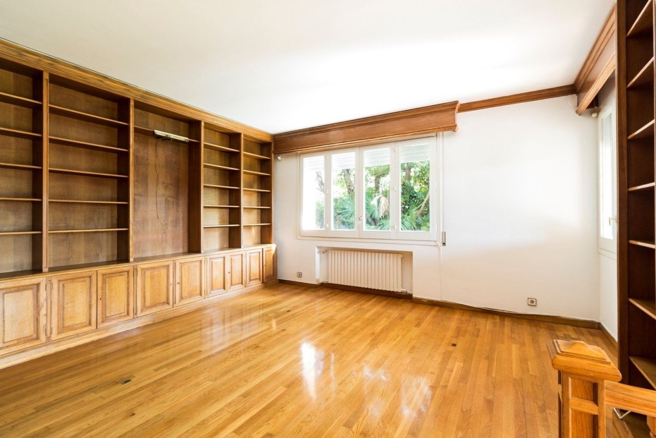 Дом в Барселоне, Испания, 706 м² - фото 10