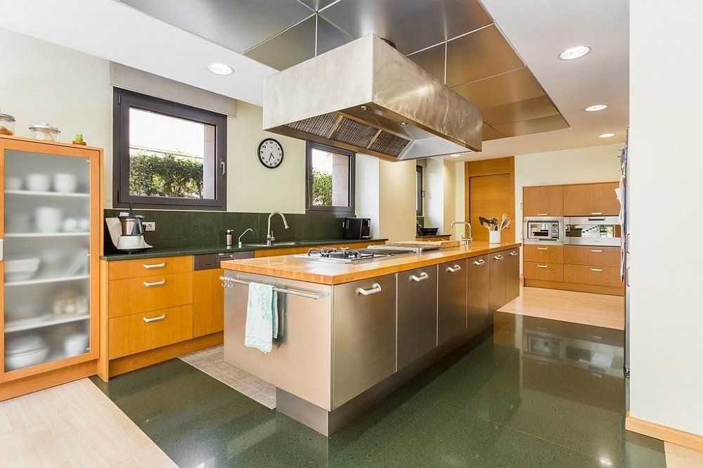 Дом в Барселоне, Испания, 782 м² - фото 11