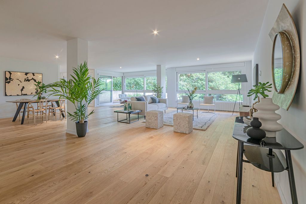 Квартира в Барселоне, Испания, 328 м² - фото 11