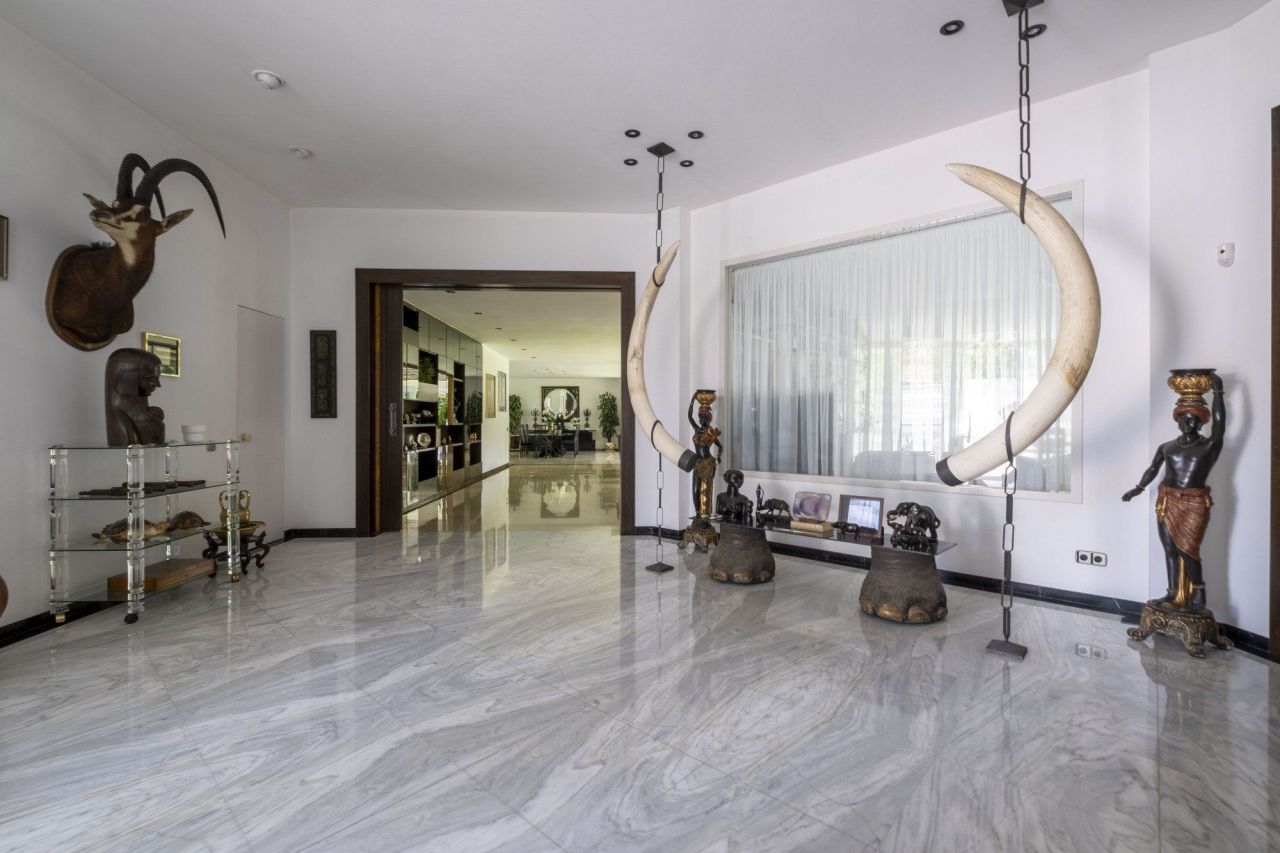 Дом в Барселоне, Испания, 810 м² - фото 13