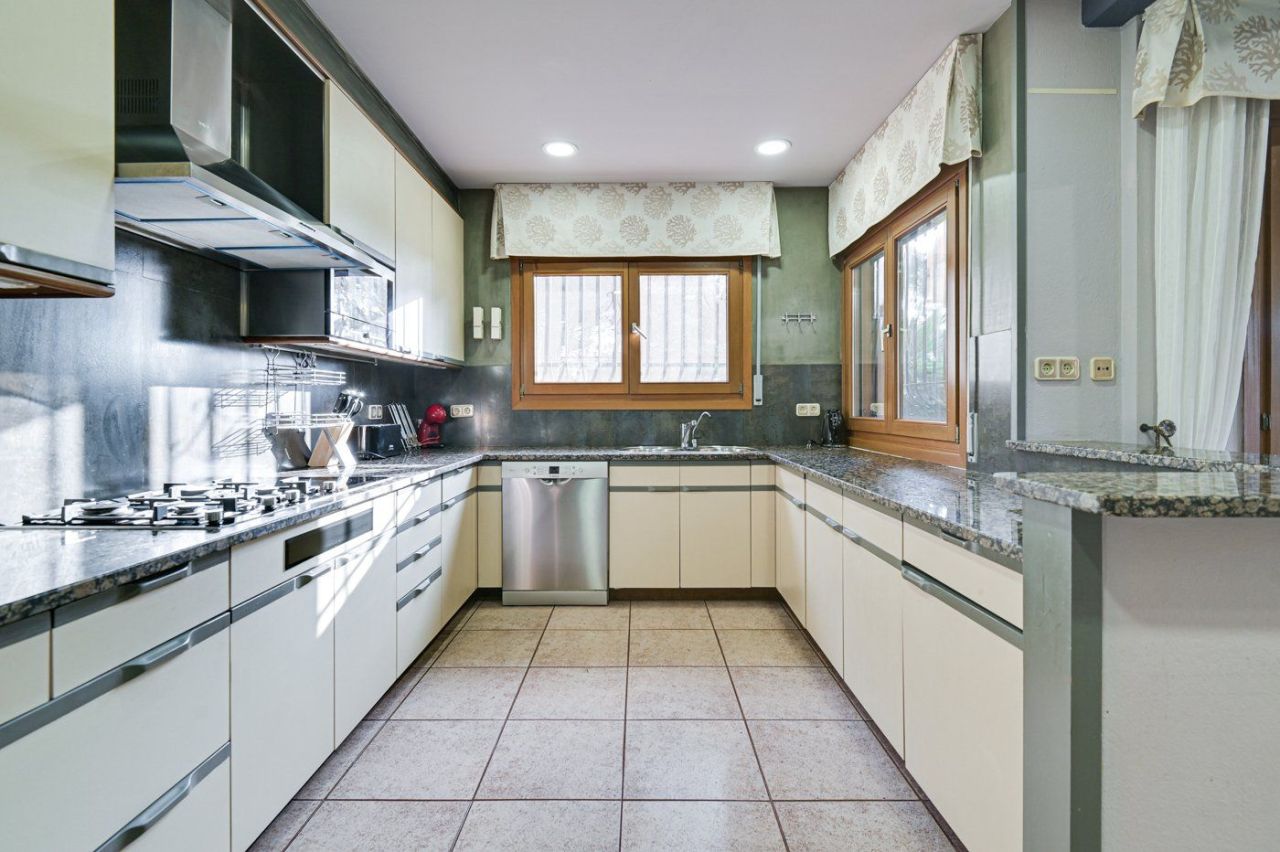 Дом на Коста-Брава, Испания, 490 м² - фото 13