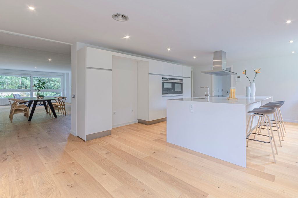 Квартира в Барселоне, Испания, 328 м² - фото 13