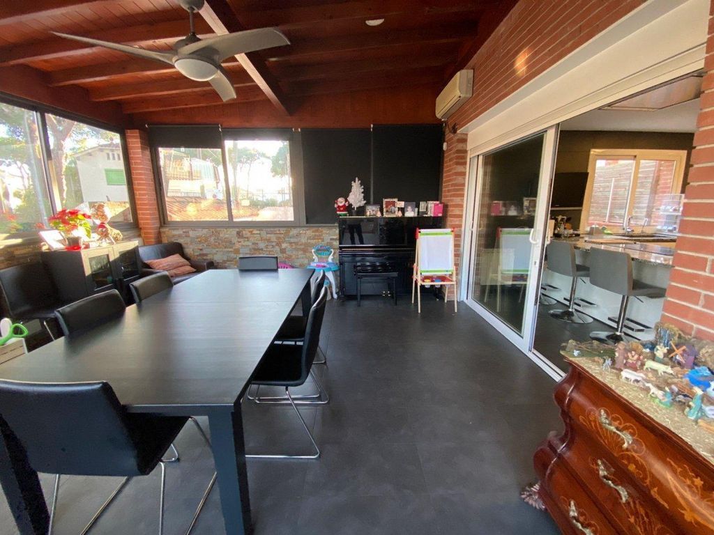 Таунхаус в Барселоне, Испания, 236 м² - фото 13