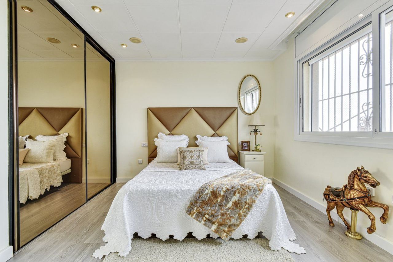 Дом на Коста-дель-Маресме, Испания, 295 м² - фото 13