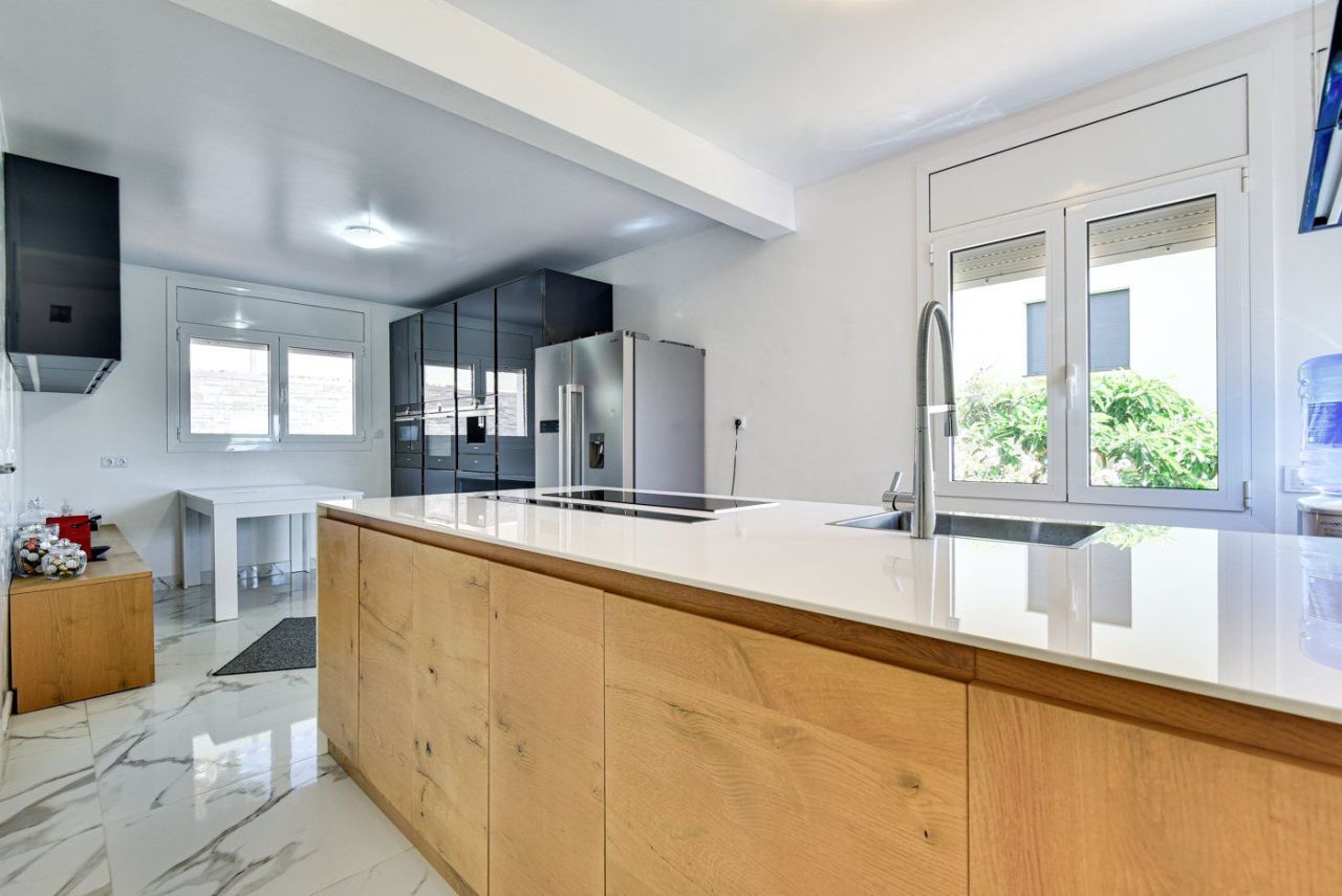 Дом на Коста-Брава, Испания, 408 м² - фото 14