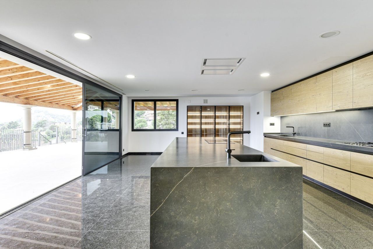 Дом в Барселоне, Испания, 2 000 м² - фото 14