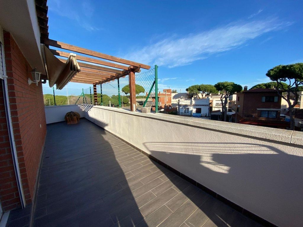 Таунхаус в Барселоне, Испания, 236 м² - фото 14