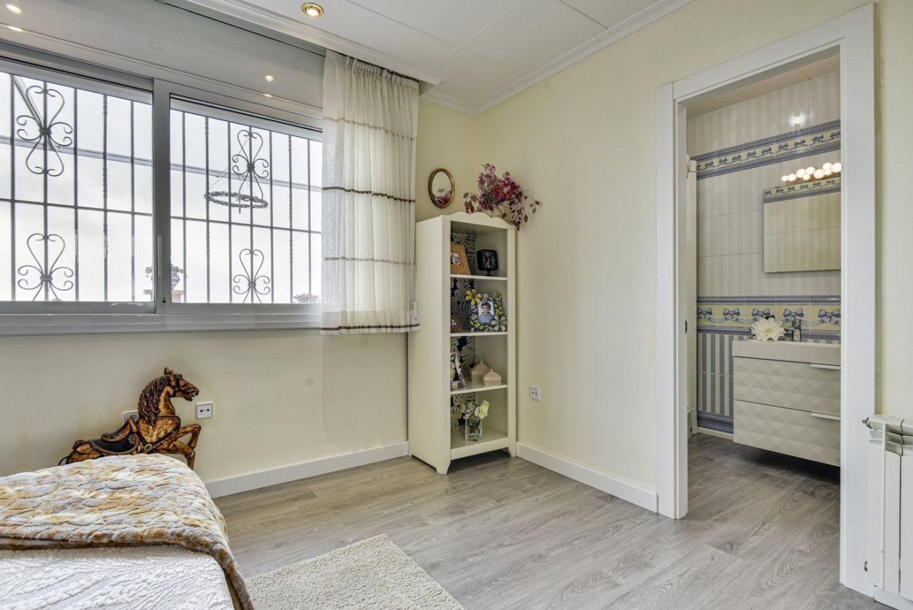 Дом на Коста-дель-Маресме, Испания, 295 м² - фото 14