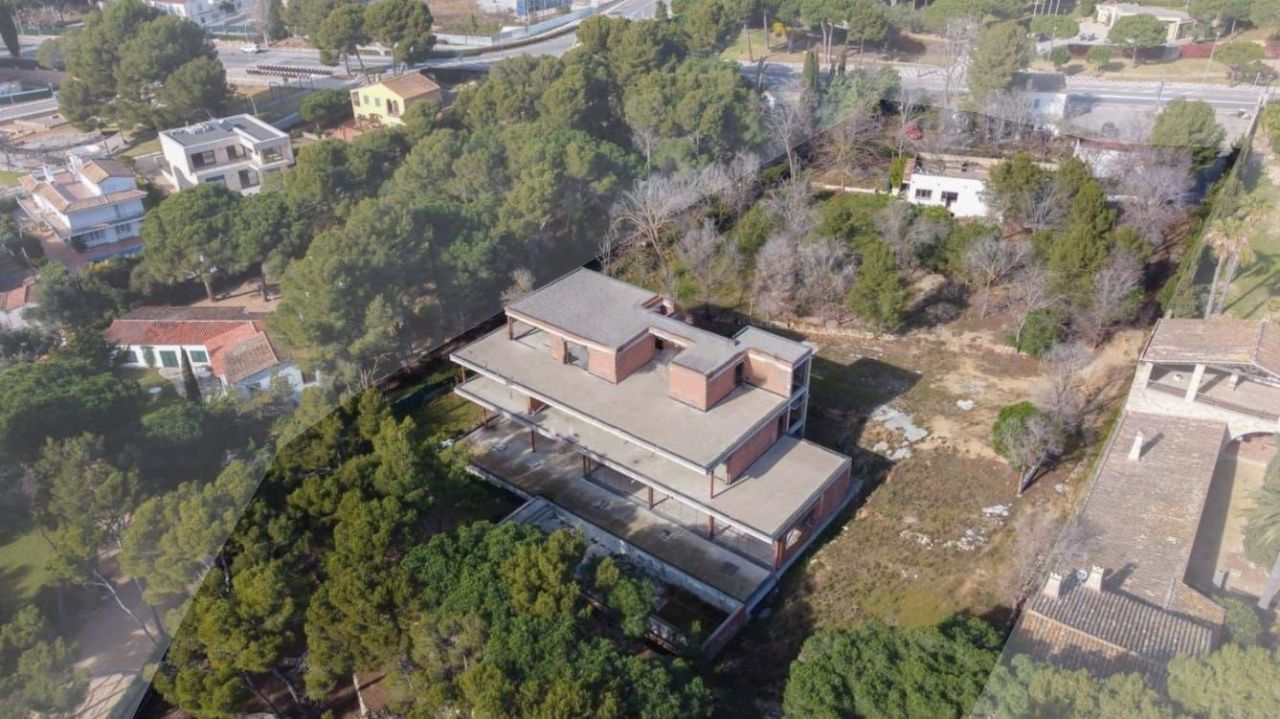 Земля на Коста-Брава, Испания - фото 15