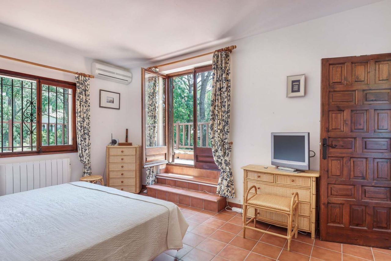 Дом на Коста-Брава, Испания, 406 м² - фото 15