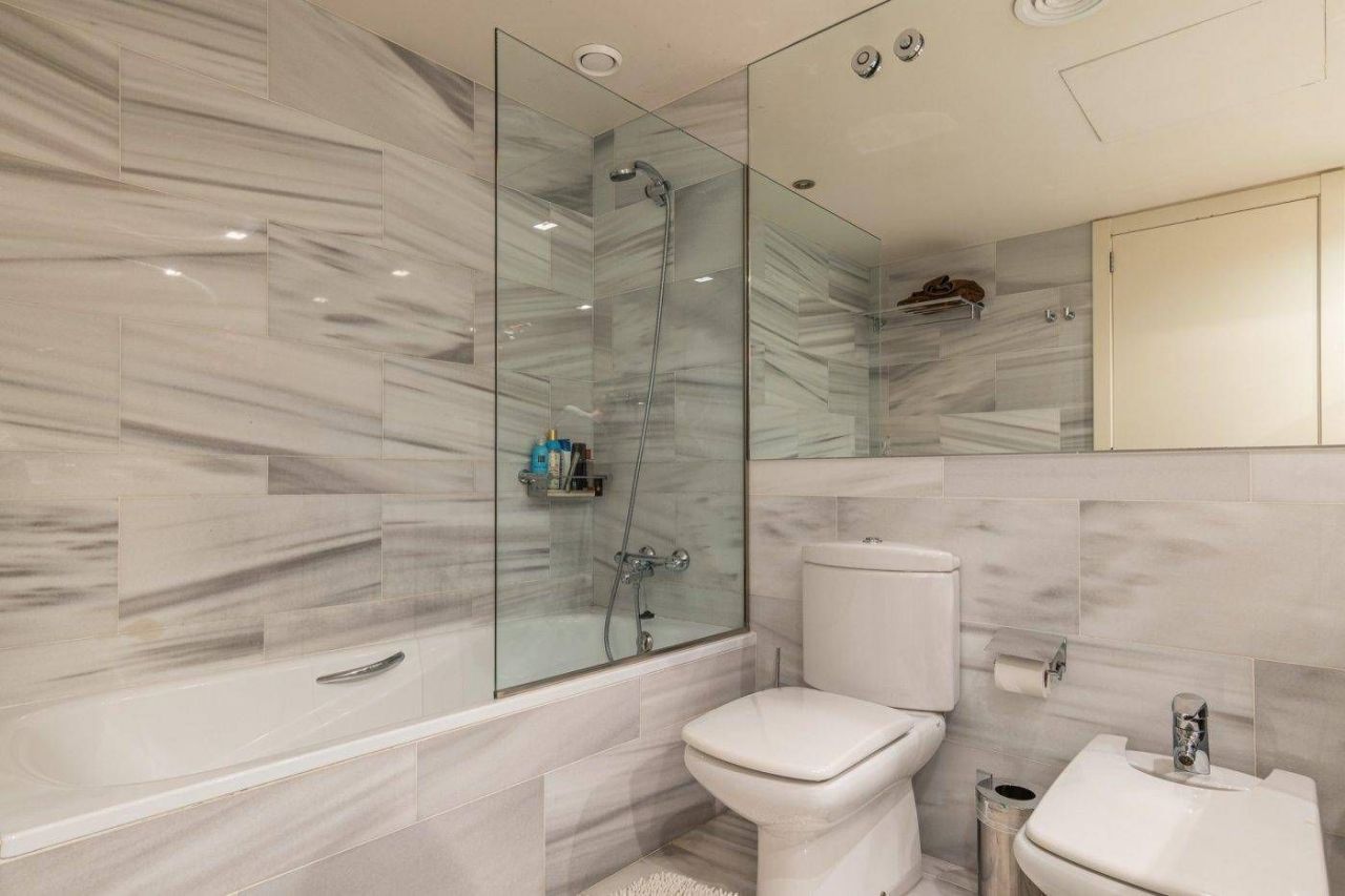 Квартира в Барселоне, Испания, 201 м² - фото 15